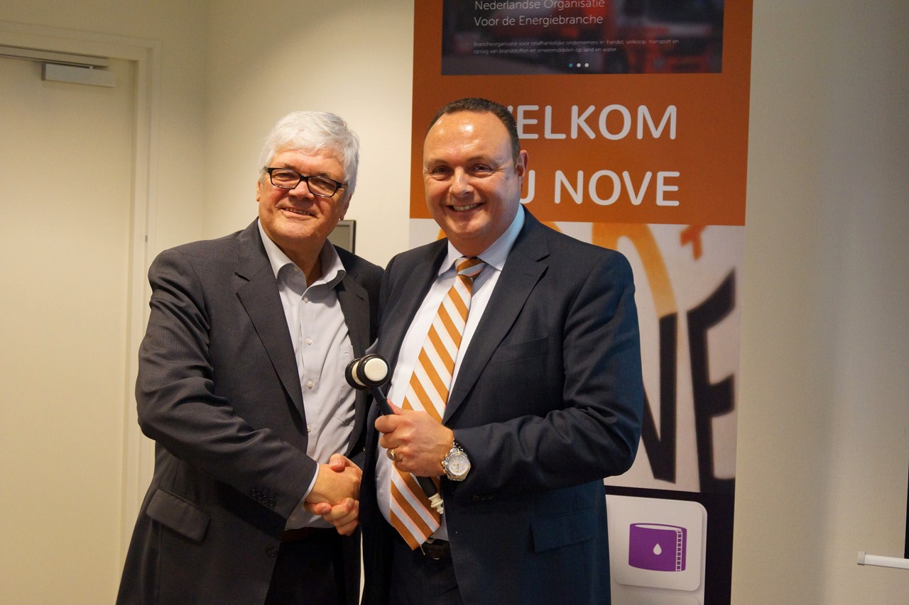 Voorzitterswissel NOVE 20141125